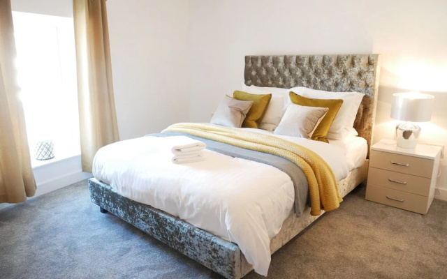Lower Gill Gardens Penthouse