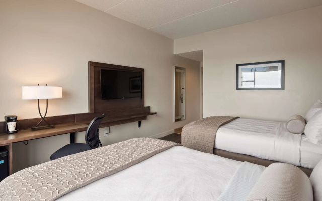 Best Western Plus Coastline Inn