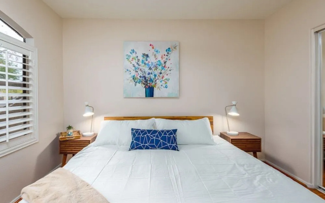 Comfort 3 Bedroom Condo by Redawning