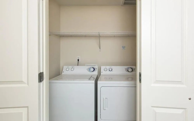 Bay John Unit 407