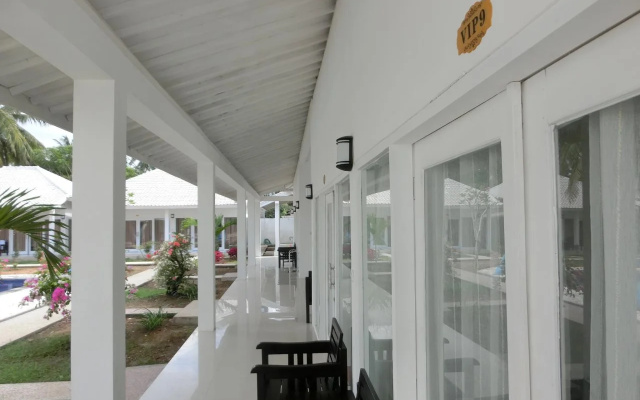 Lombok Holiday Hotel