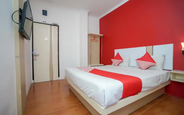 OYO 575 Blessing Hotel