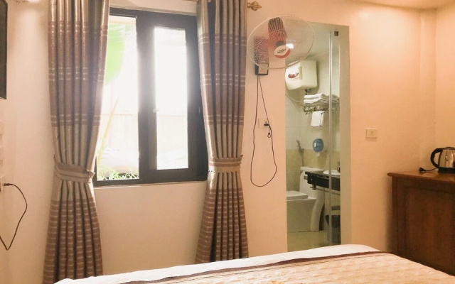 Vinh Gia Airport Lake View Hostel