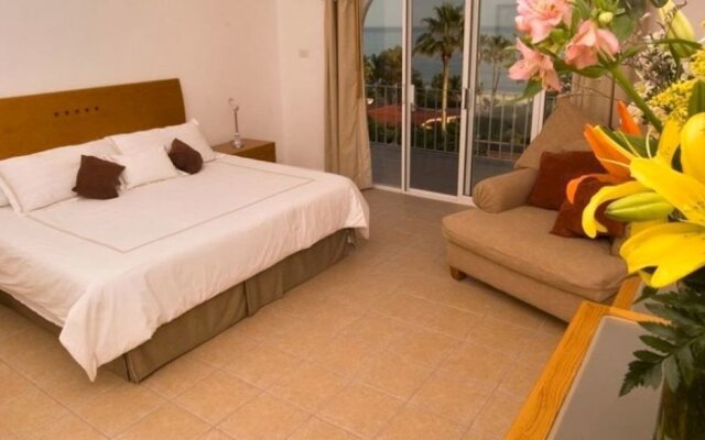 Отель Family&Groups Steps from Beach, Villa Oceano, 4 BR Мексика, Сан-Хосе-дель-Кабо - отзывы, цены и фото номеров - забронировать отель Family&Groups Steps from Beach, Villa Oceano, 4 BR онлайн комната для гостей