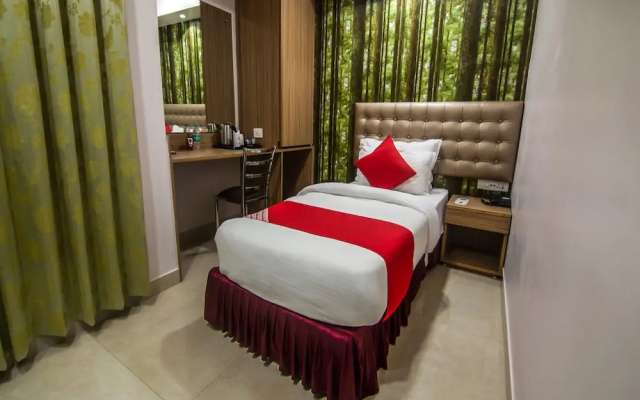 OYO 15582 Hotel Vrinda Regency