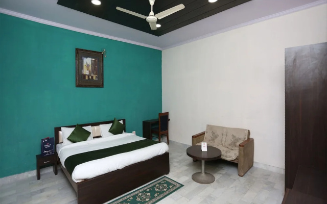 OYO 13852 Hotel Maharana Palace