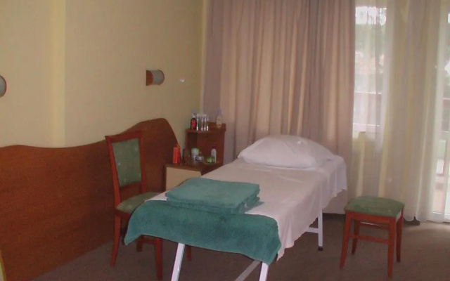 Hotel Seasons