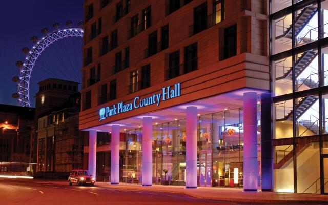 Отель Park Plaza County Hall London вид на фасад