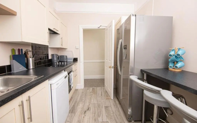 Salt Lane Apartments