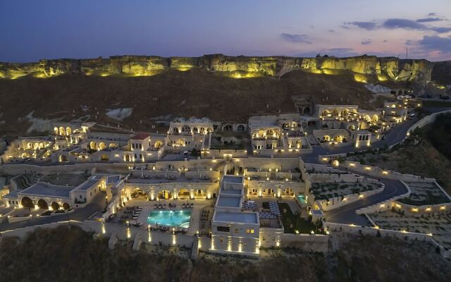 Отель Kayakapi Premium Caves Cappadocia вид на фасад
