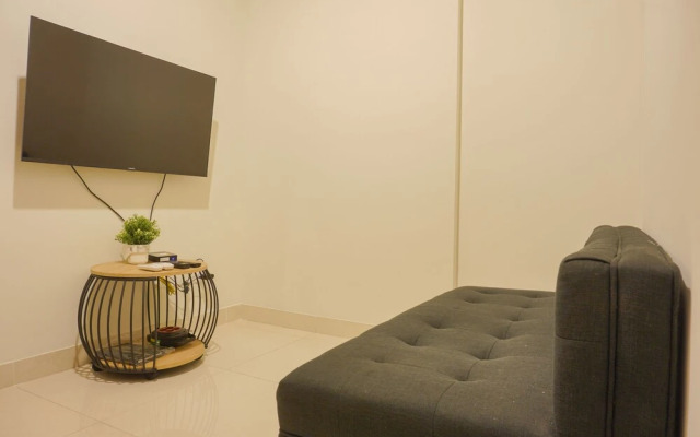 Nice And Comfort 1Br Apartment At Gold Coast