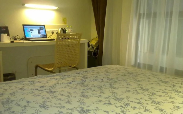 Motel 168 Wuxi Changjiang Road Branch