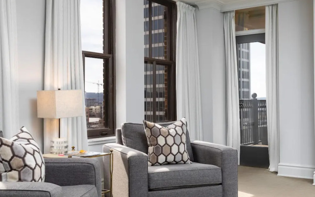John Hand Club Hotel