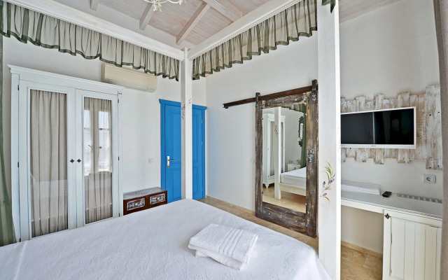 Bay C Hotel