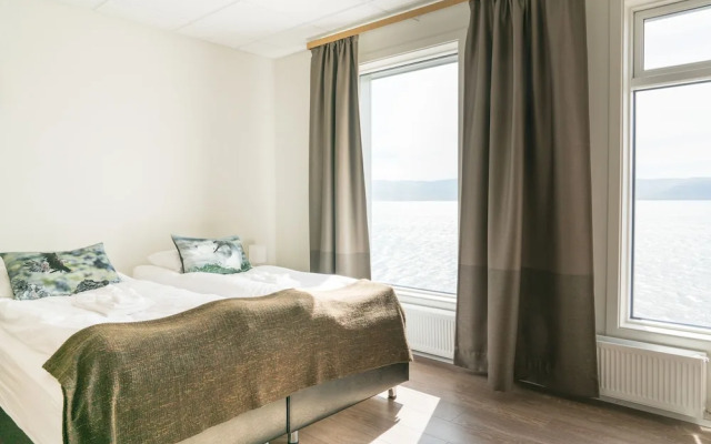 Hotel West