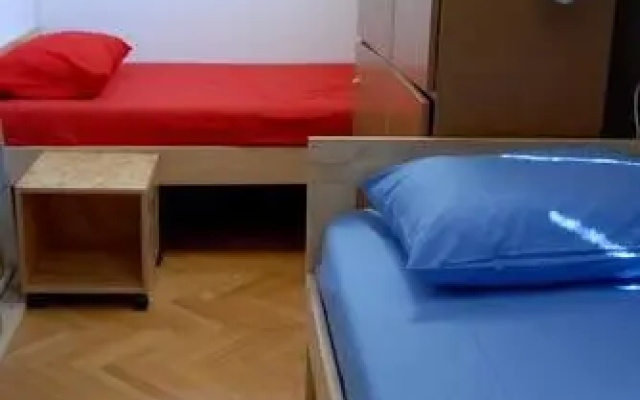 Chillton 2 Hostel