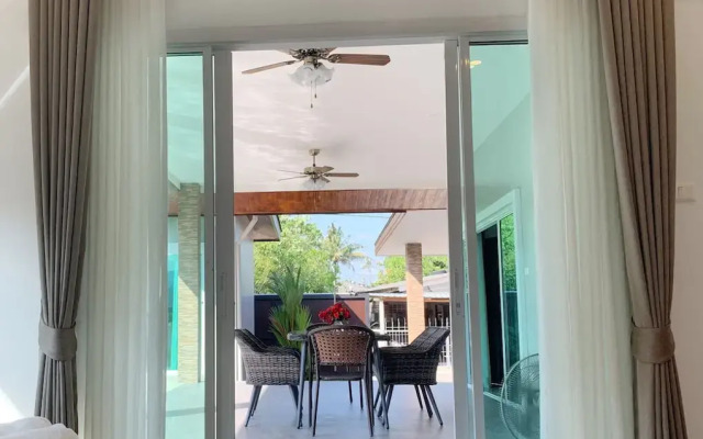 Private Villa with Pool near Laguna