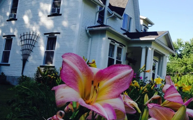 B&B Hillhouse