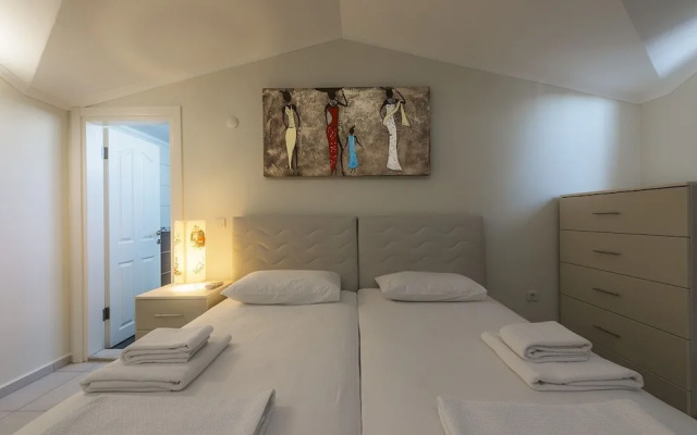 Four Seasons Villa 1