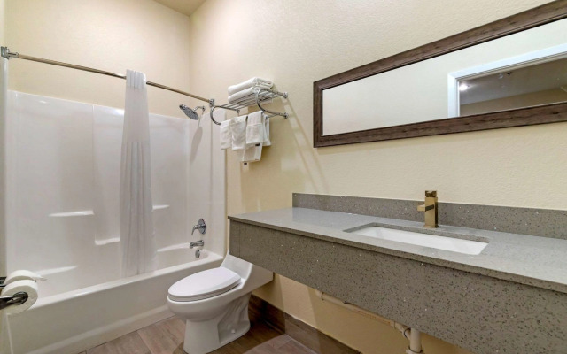 Quality Inn & Suites Elgin