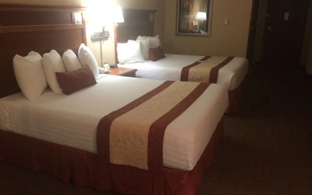 Midnight Rose & McGills Hotel & Casino