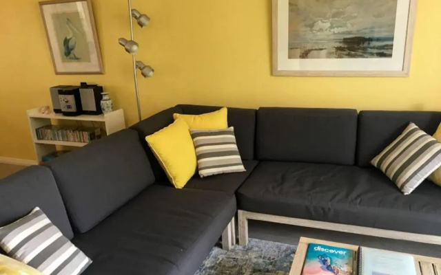 BEACHFRONT 4 Unit 4 of 12 Bundella Ave LC