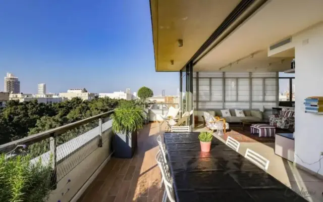 Stylish 2BR in Rothschild 128 by HolyGuest