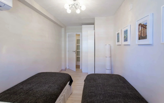 Valencia Flat Rental - Malvarrosa Beach Cavite