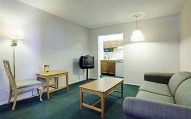 Econo Lodge Inn  Suites Amarillo