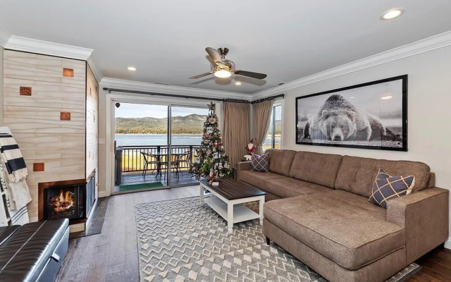 029 Lakefront Luxury Home
