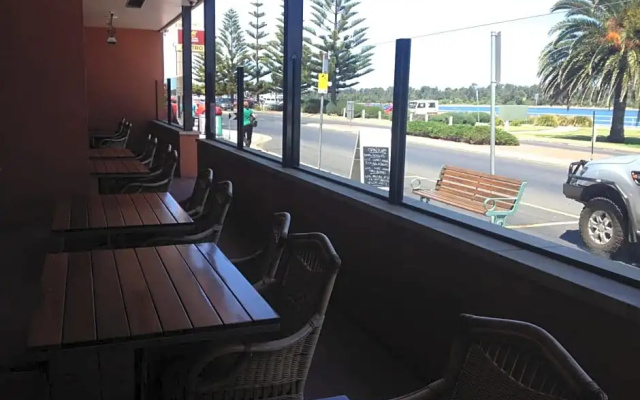 The Central Hotel Motel Lakes Entrance