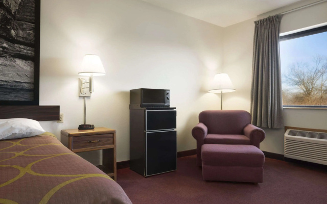 Super 8 by Wyndham Danville