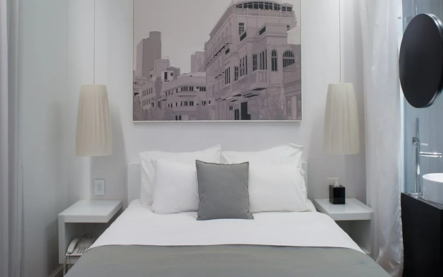 Gordon Hotel & Lounge