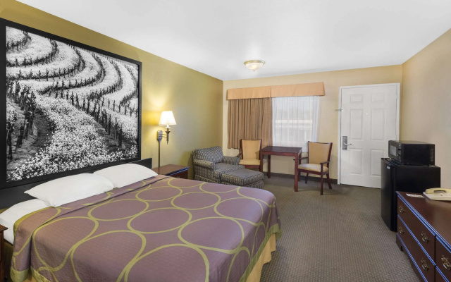 Super 8 by Wyndham Corning