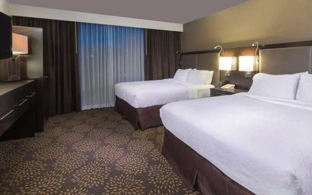 Holiday Inn & Suites Phoenix Airport North by IHG