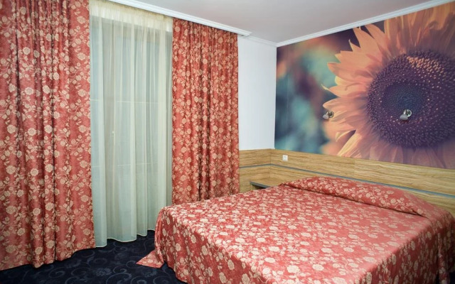 California Hotel