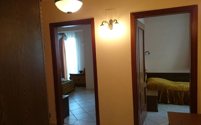 Hotel Happy Apartments