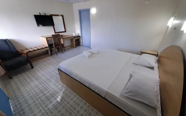Fun World Plaza Hotel