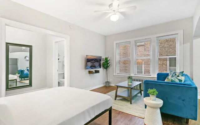 Sunlit Studio - Lunt 1429 rep