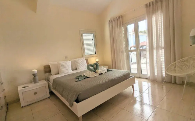 Blue Estia Villa - Pool Wifi Summer Breeze