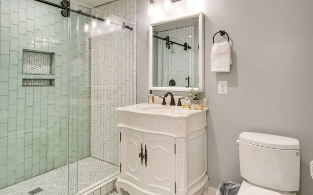 Charming Alexandria Vacation Rental in Old Town!