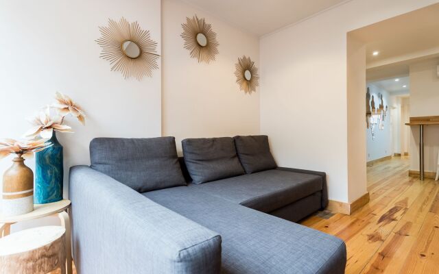 Апартаменты Liberty Patio Two-Bedroom Apartment w/ Patio - by LU Holidays комната для гостей