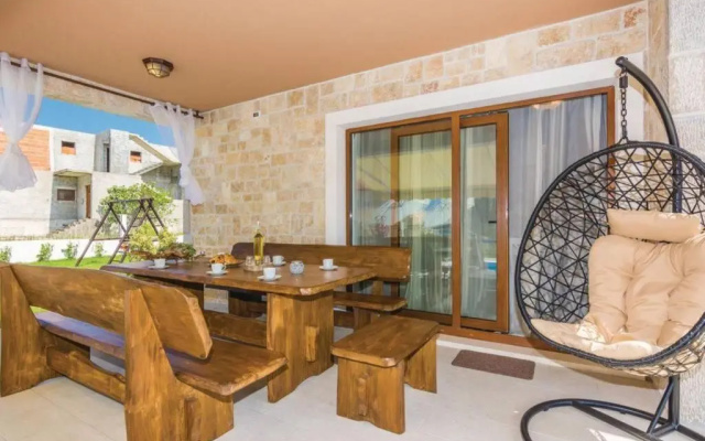 Lux stone house with pool, jacuzzi, sauna near beach