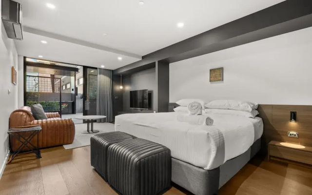 Convenient Braddon Studio With Parking
