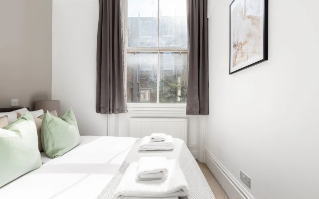 Apartment In Kensington
