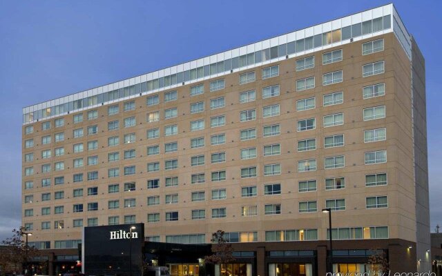 Отель Hilton Minneapolis Bloomington Блумингтон вид на фасад