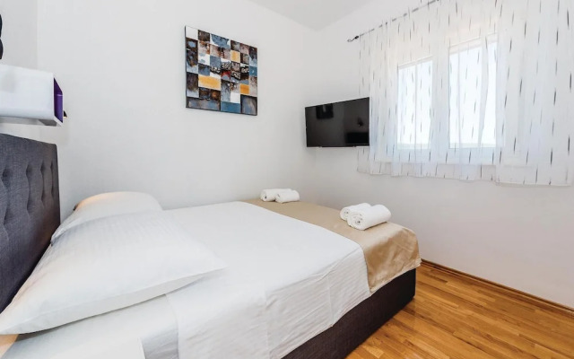 Beautiful Home in Dubrava With Wifi and 6 Bedrooms