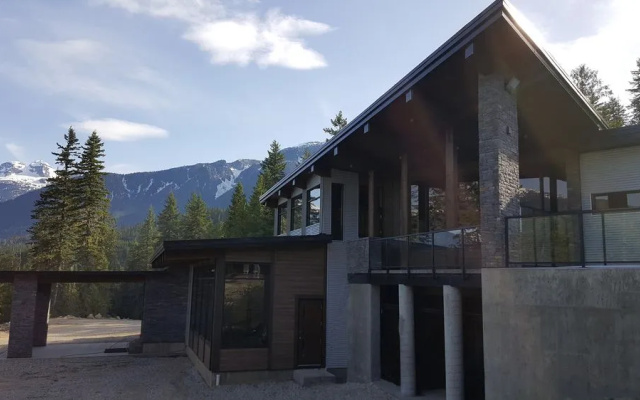 Eagle Pass Lodge
