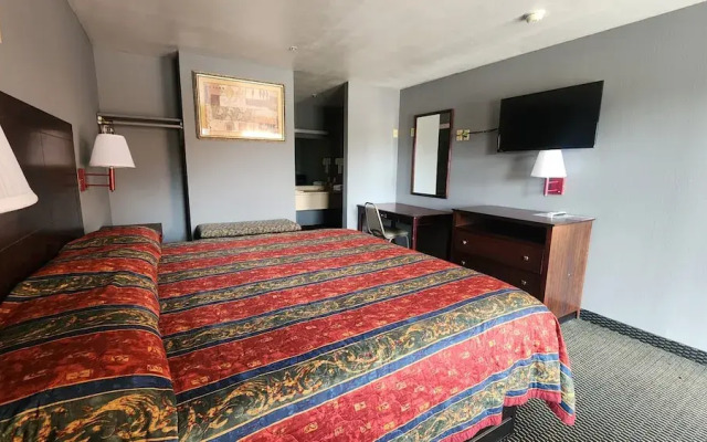 Benbrook Inn & Suites