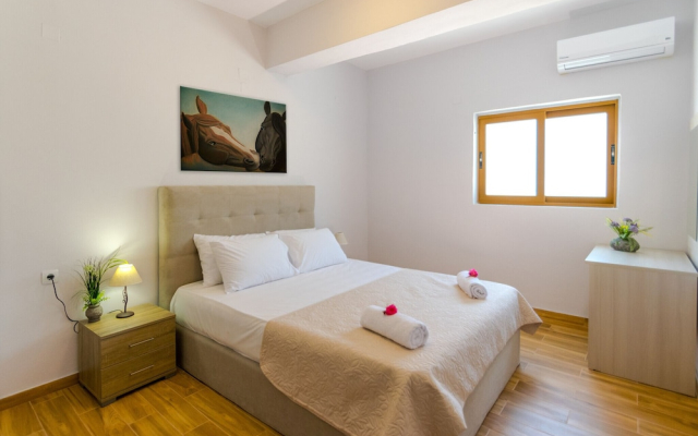 Mary Beach 1 Villa